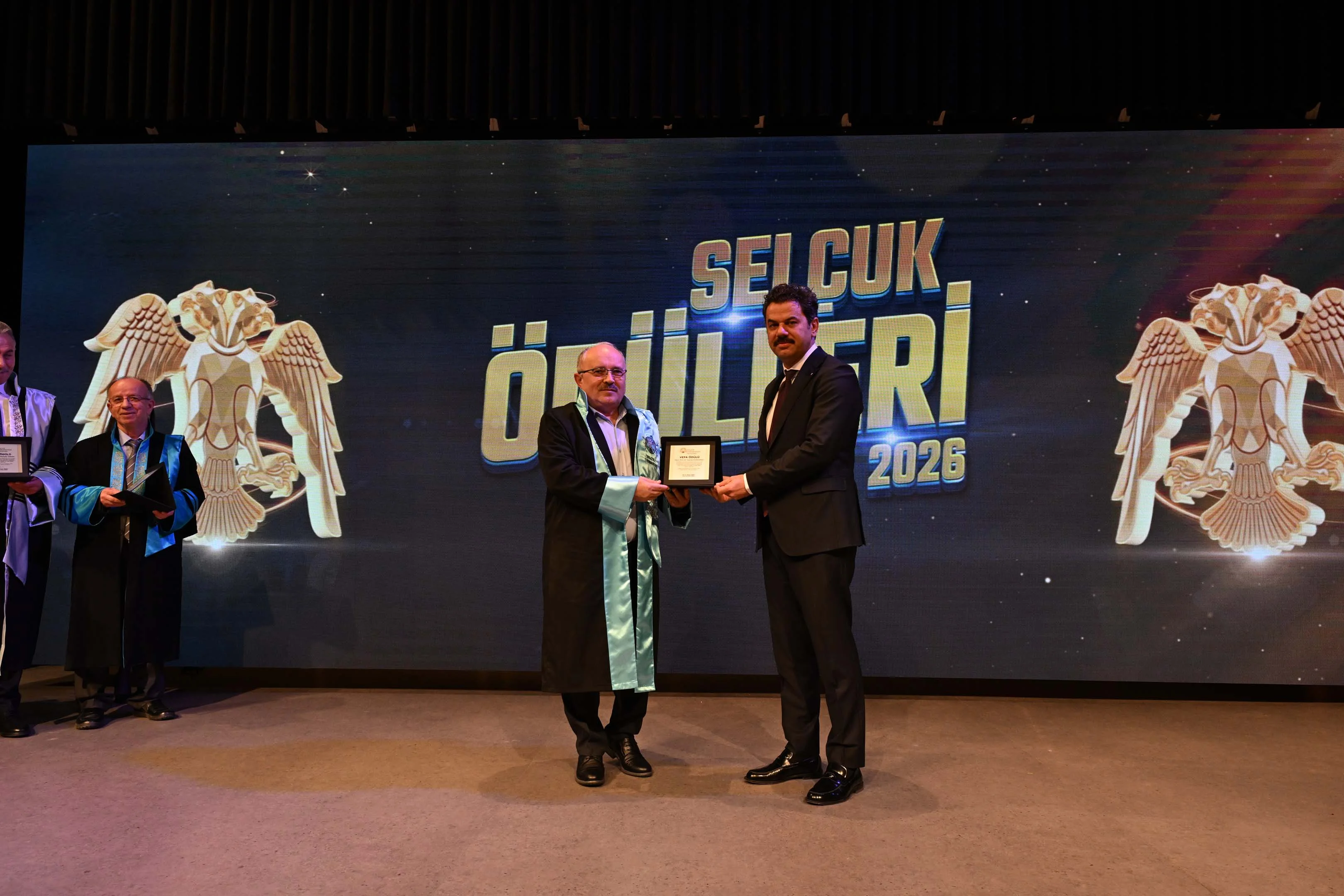 Selçuk Üniversitesi Ödülleri Töreni’nde Akademik ve İdari Başarılar Taçlandırıldı